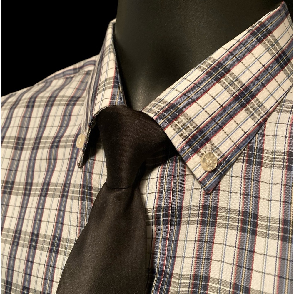 Men’s Versace Classic V2 shirt.